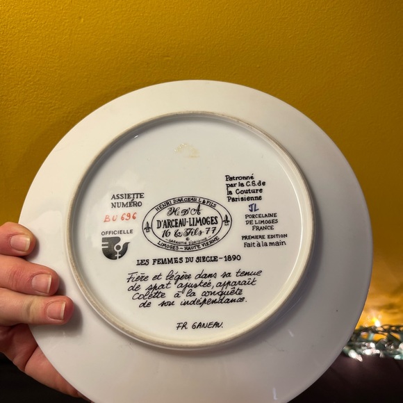 Vintage French Collectible Plate - Picture 4 of 5